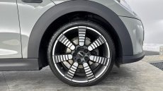 MINI Hatchback 1.5 Cooper Exclusive 3dr Auto Petrol Hatchback